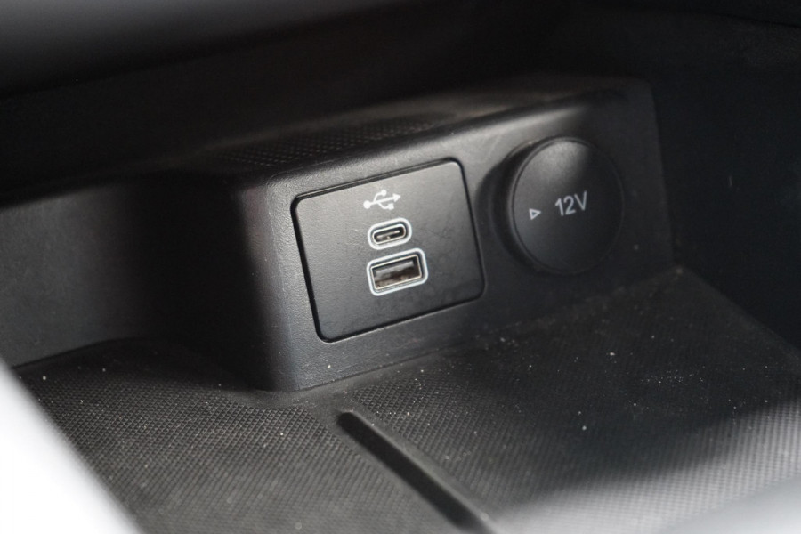Ford Kuga 2.5 PHEV ST-Line | SoH 100% | Black Pakket | Blind-Spot | Stuurverwarming | Carplay | Navigatie