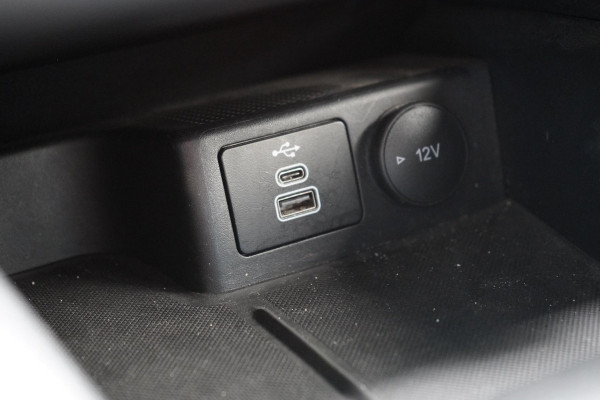 Ford Kuga 2.5 PHEV ST-Line | SoH 100% | Black Pakket | Blind-Spot | Stuurverwarming | Carplay | Navigatie