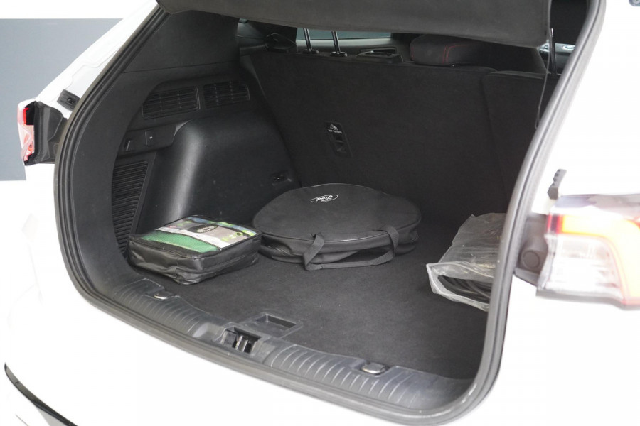 Ford Kuga 2.5 PHEV ST-Line | SoH 100% | Black Pakket | Blind-Spot | Stuurverwarming | Carplay | Navigatie