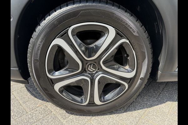 Citroën C3 82pk Shine (Camera - Keyless Entry - Dodehoek detectie - Automatische Airco - Navigatie - Apple Carplay - DAB)