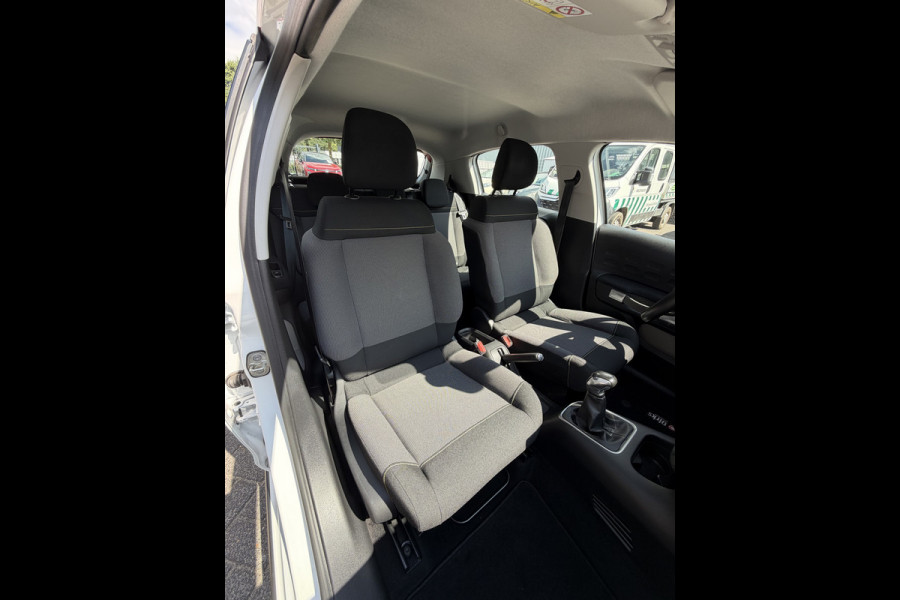 Citroën C3 82pk Shine (Camera - Keyless Entry - Dodehoek detectie - Automatische Airco - Navigatie - Apple Carplay - DAB)