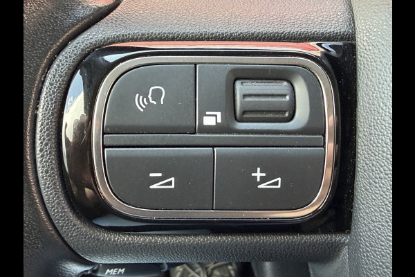 Citroën C3 82pk Shine (Camera - Keyless Entry - Dodehoek detectie - Automatische Airco - Navigatie - Apple Carplay - DAB)