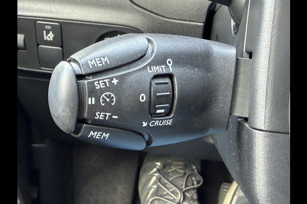Citroën C3 82pk Shine (Camera - Keyless Entry - Dodehoek detectie - Automatische Airco - Navigatie - Apple Carplay - DAB)