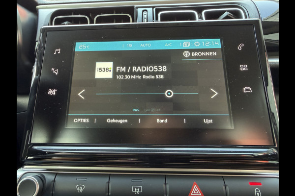Citroën C3 82pk Shine (Camera - Keyless Entry - Dodehoek detectie - Automatische Airco - Navigatie - Apple Carplay - DAB)