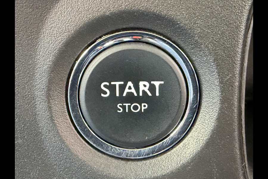 Citroën C3 82pk Shine (Camera - Keyless Entry - Dodehoek detectie - Automatische Airco - Navigatie - Apple Carplay - DAB)