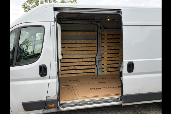 Peugeot Boxer 2.2 BlueHDi 180PK Euro6 L4H2 3.5t Zwaar ✓ 3-zits ✓ Trekhaak 3.000 KG ✓ dubbele schuifdeur