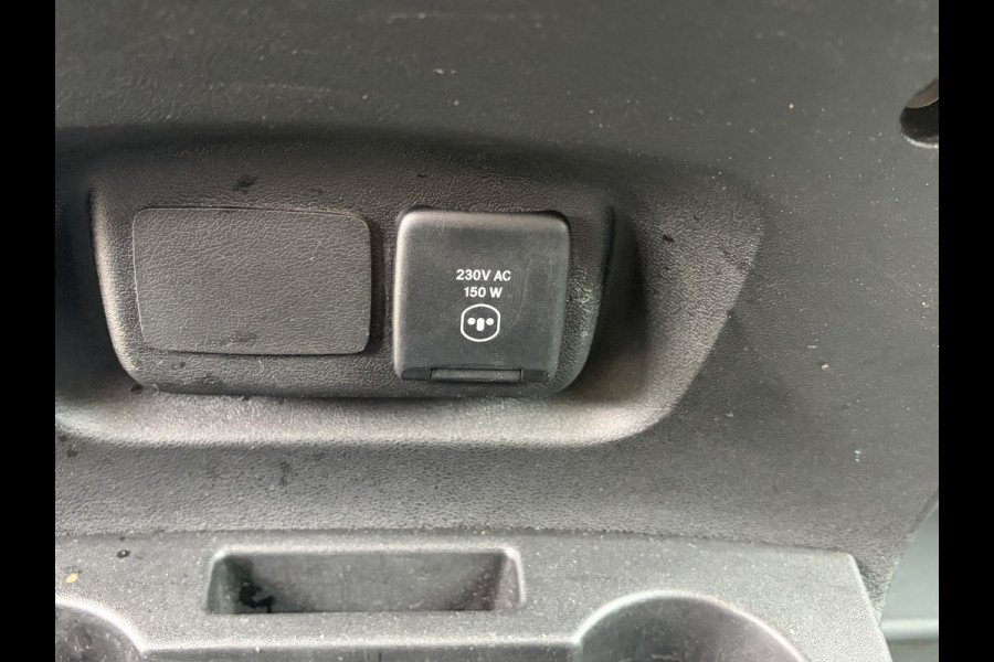 Peugeot Boxer 2.2 BlueHDi 180PK Euro6 L4H2 3.5t Zwaar ✓ 3-zits ✓ Trekhaak 3.000 KG ✓ dubbele schuifdeur