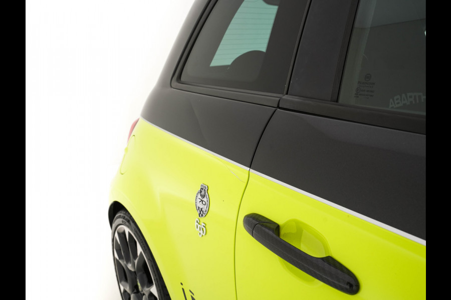 Abarth 695 1.4 T-Jet Competizione 70th Anniversary (INCL.BTW) Aut. *AKRAPOVIC | RECARO-SPORTSEATS | XENON | CARBON | SHIFTPADDLES | DIGI-COCKPIT | DAB+ | ECC | PDC | CRUISE | 17''ALU*
