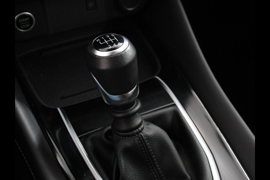 Nissan QASHQAI 1.3 MHEV N-Connecta Nieuw model! Climate control LED Cruise control adaptive Navigatie 360* camera Verwarmde voorstoelen Trekhaak LED