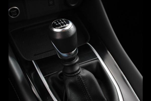 Nissan QASHQAI 1.3 MHEV N-Connecta Nieuw model! Climate control LED Cruise control adaptive Navigatie 360* camera Verwarmde voorstoelen Trekhaak LED