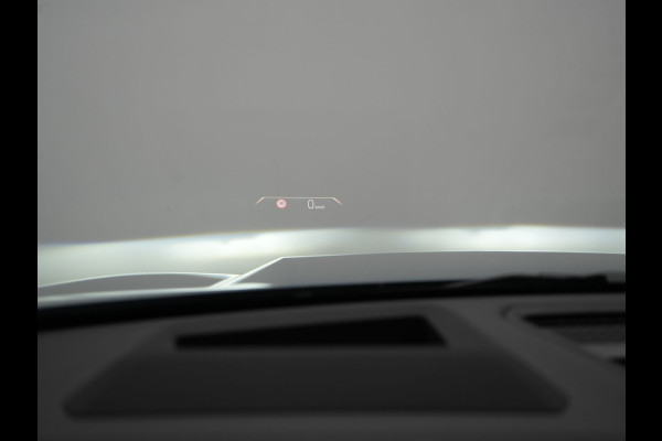 BMW X1 xDrive30e M Sport PHEV 326pk Dealer O.H. | Trekhaak Af Fabriek | Adaptive Cruise | Head Up | Harman / Kardon | 360 Camera | Alcantara Sportstoelen Memory & Verwarmd | Adaptief Onderstel | Sfeerverlichting | Stuur Verwarmd | Blis | Keyless | 20"L.M | Plug In Hybrid |