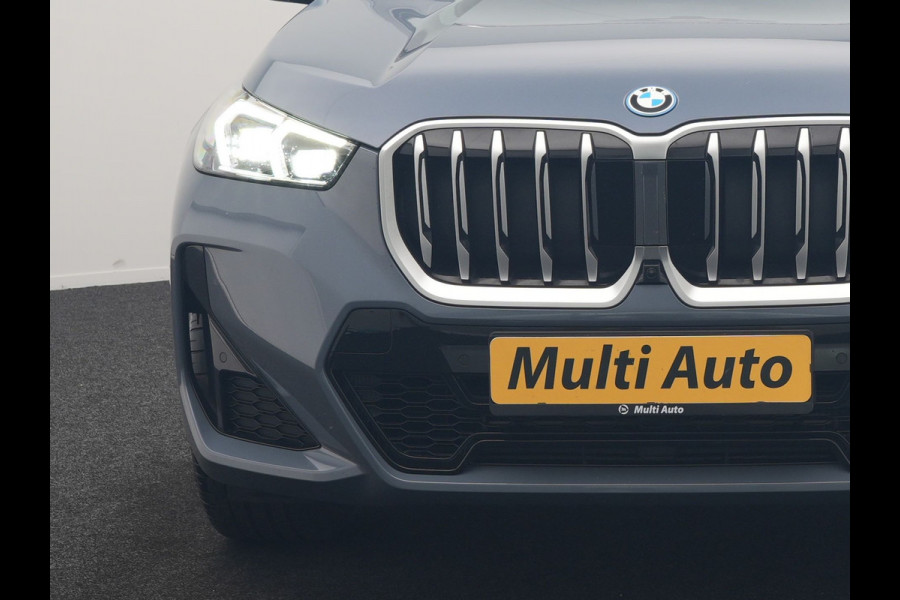 BMW X1 xDrive30e M Sport PHEV 326pk Dealer O.H. | Trekhaak Af Fabriek | Adaptive Cruise | Head Up | Harman / Kardon | 360 Camera | Alcantara Sportstoelen Memory & Verwarmd | Adaptief Onderstel | Sfeerverlichting | Stuur Verwarmd | Blis | Keyless | 20"L.M | Plug In Hybrid |