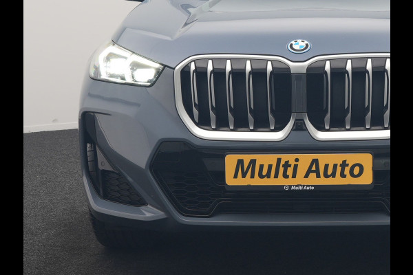 BMW X1 xDrive30e M Sport PHEV 326pk Dealer O.H. | Trekhaak Af Fabriek | Adaptive Cruise | Head Up | Harman / Kardon | 360 Camera | Alcantara Sportstoelen Memory & Verwarmd | Adaptief Onderstel | Sfeerverlichting | Stuur Verwarmd | Blis | Keyless | 20"L.M | Plug In Hybrid |