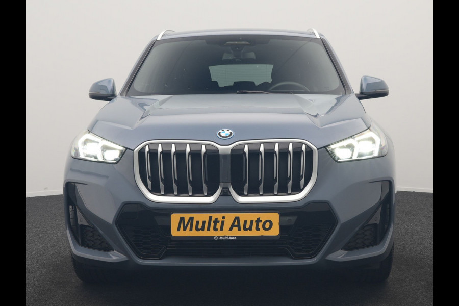 BMW X1 xDrive30e M Sport PHEV 326pk Dealer O.H. | Trekhaak Af Fabriek | Adaptive Cruise | Head Up | Harman / Kardon | 360 Camera | Alcantara Sportstoelen Memory & Verwarmd | Adaptief Onderstel | Sfeerverlichting | Stuur Verwarmd | Blis | Keyless | 20"L.M | Plug In Hybrid |