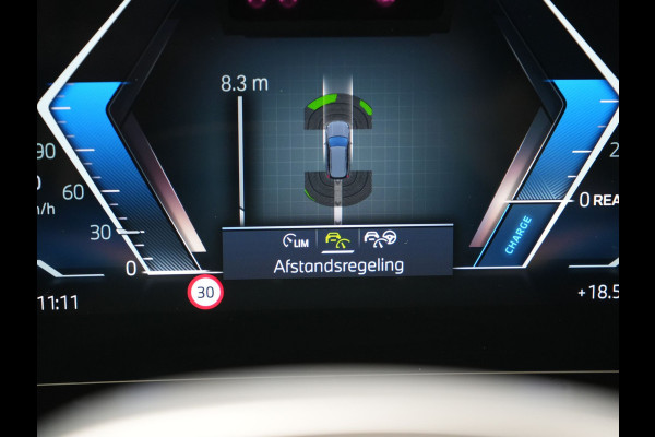 BMW X1 xDrive30e M Sport PHEV 326pk Dealer O.H. | Trekhaak Af Fabriek | Adaptive Cruise | Head Up | Harman / Kardon | 360 Camera | Alcantara Sportstoelen Memory & Verwarmd | Adaptief Onderstel | Sfeerverlichting | Stuur Verwarmd | Blis | Keyless | 20"L.M | Plug In Hybrid |