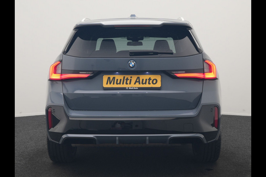 BMW X1 xDrive30e M Sport PHEV 326pk Dealer O.H. | Trekhaak Af Fabriek | Adaptive Cruise | Head Up | Harman / Kardon | 360 Camera | Alcantara Sportstoelen Memory & Verwarmd | Adaptief Onderstel | Sfeerverlichting | Stuur Verwarmd | Blis | Keyless | 20"L.M | Plug In Hybrid |