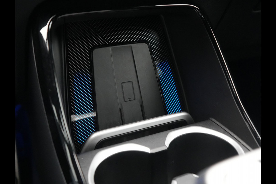 BMW X1 xDrive30e M Sport PHEV 326pk Dealer O.H. | Trekhaak Af Fabriek | Adaptive Cruise | Head Up | Harman / Kardon | 360 Camera | Alcantara Sportstoelen Memory & Verwarmd | Adaptief Onderstel | Sfeerverlichting | Stuur Verwarmd | Blis | Keyless | 20"L.M | Plug In Hybrid |
