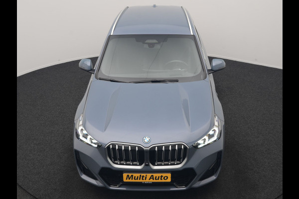 BMW X1 xDrive30e M Sport PHEV 326pk Dealer O.H. | Trekhaak Af Fabriek | Adaptive Cruise | Head Up | Harman / Kardon | 360 Camera | Alcantara Sportstoelen Memory & Verwarmd | Adaptief Onderstel | Sfeerverlichting | Stuur Verwarmd | Blis | Keyless | 20"L.M | Plug In Hybrid |