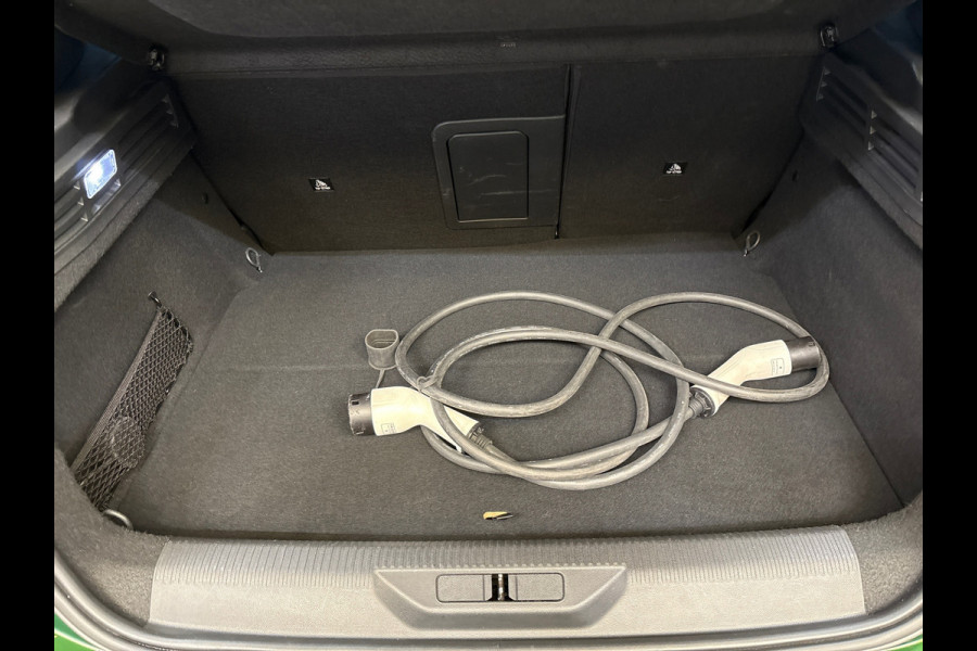 Peugeot 308 1.6 Plug-in Hybrid 180 GT / 360 camera / navigatie / half leder / led /