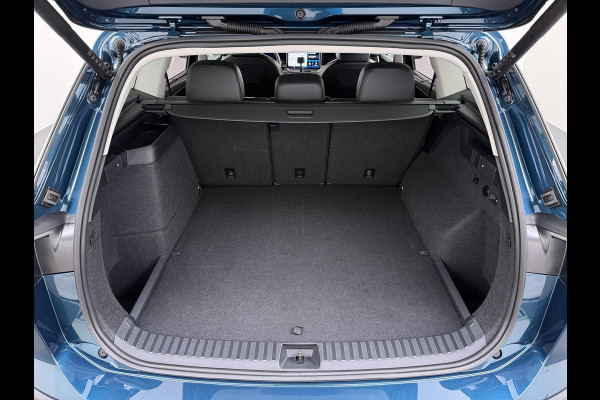 Volkswagen Tayron 1.5 eHybrid Elegance STOEL- & STUURWIELVERWARMING | IQ LED | ELEK. TREKHAAK | 360° CAMERA | BLIND SPOT | ADAPTIVE CRUISE CONTROL | FABRIEKSGARANTIE | ALL IN RPIJS |