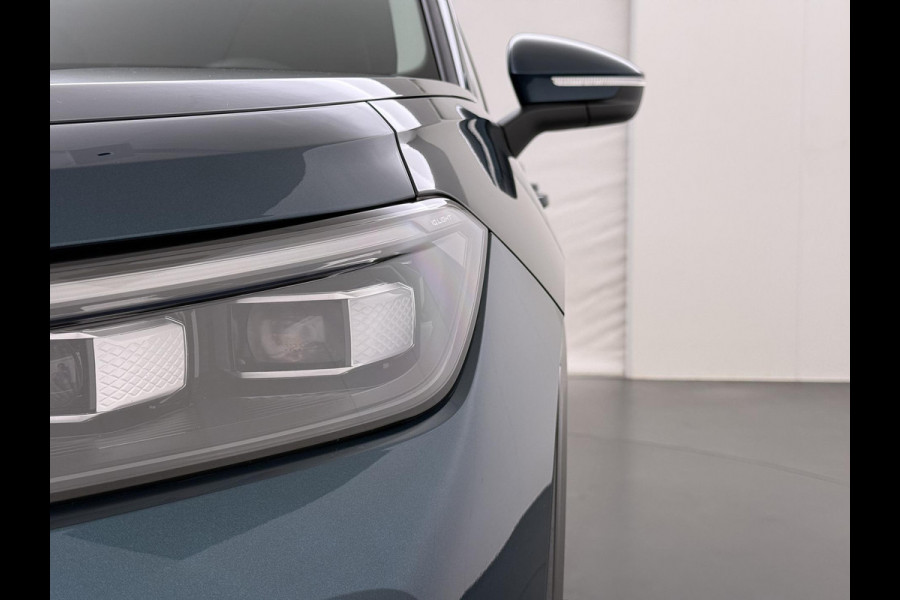 Volkswagen Tayron 1.5 eHybrid Elegance STOEL- & STUURWIELVERWARMING | IQ LED | ELEK. TREKHAAK | 360° CAMERA | BLIND SPOT | ADAPTIVE CRUISE CONTROL | FABRIEKSGARANTIE | ALL IN RPIJS |