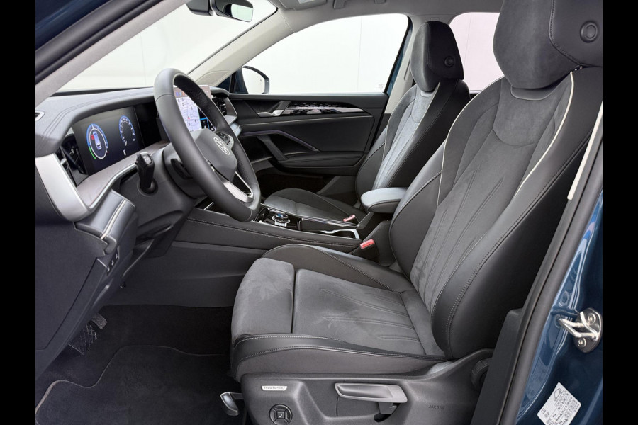 Volkswagen Tayron 1.5 eHybrid Elegance STOEL- & STUURWIELVERWARMING | IQ LED | ELEK. TREKHAAK | 360° CAMERA | BLIND SPOT | ADAPTIVE CRUISE CONTROL | FABRIEKSGARANTIE | ALL IN RPIJS |
