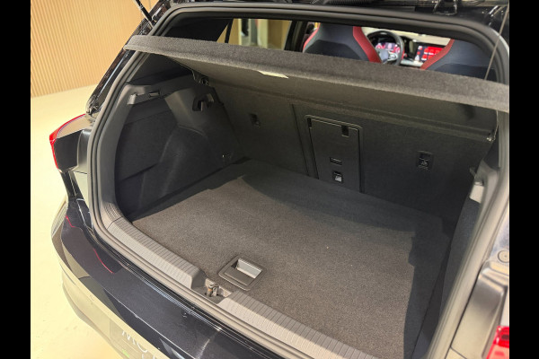 Volkswagen Golf 2.0 TSI GTI |Pano|Matrix|Blindspot|Camera|