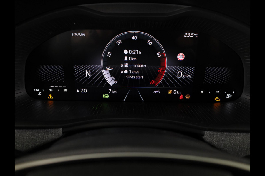 Škoda SCALA Edition 1.0 TSI 115pk DSG-7 | Stoel- en stuurverwarming | Travel Assist | Draadloos laden | 16 inch lichtmetalen velgen |