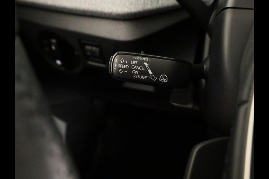Škoda SCALA Edition 1.0 TSI 115pk DSG-7 | Stoel- en stuurverwarming | Travel Assist | Draadloos laden | 16 inch lichtmetalen velgen |