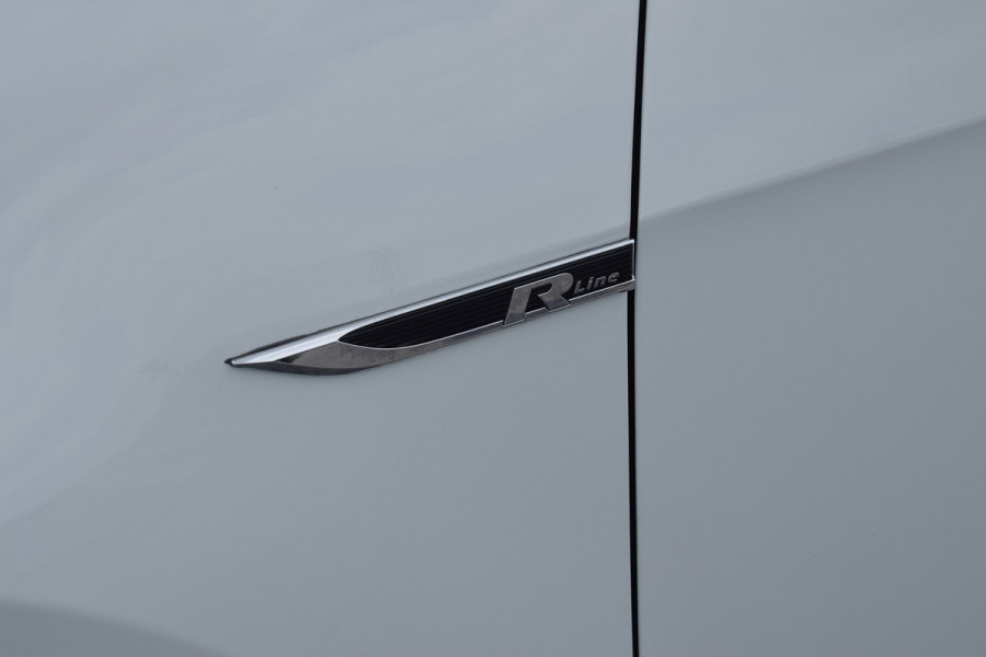 Volkswagen Golf 1.5 TSI 150pk R-line | Pano | Virtual | LED | Dynaudio