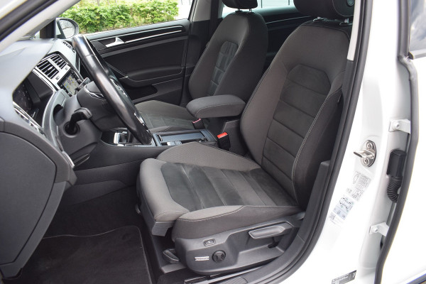 Volkswagen Golf 1.5 TSI 150pk R-line | Pano | Virtual | LED | Dynaudio