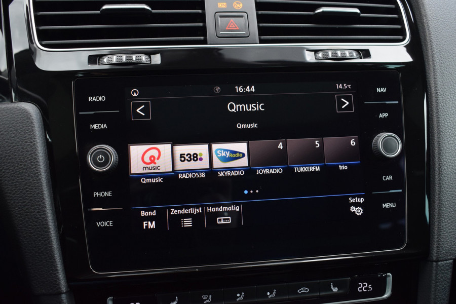 Volkswagen Golf 1.5 TSI 150pk R-line | Pano | Virtual | LED | Dynaudio