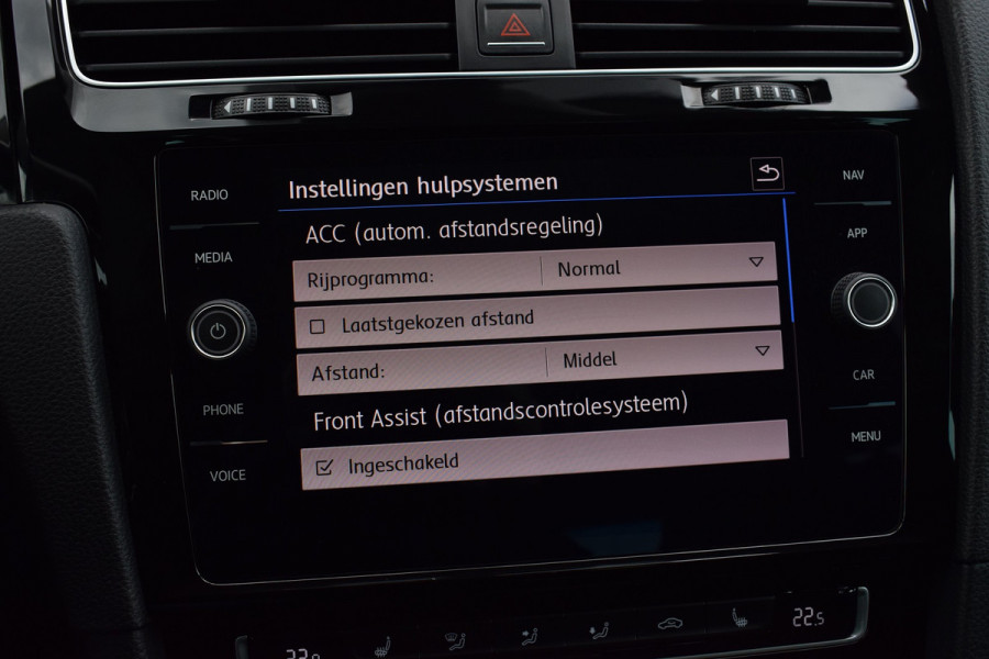 Volkswagen Golf 1.5 TSI 150pk R-line | Pano | Virtual | LED | Dynaudio