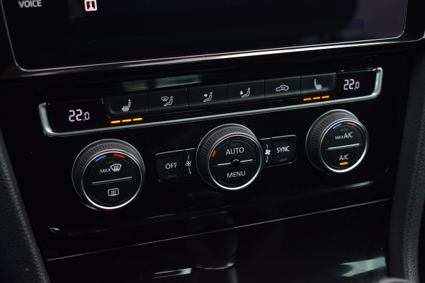 Volkswagen Golf 1.5 TSI 150pk R-line | Pano | Virtual | LED | Dynaudio