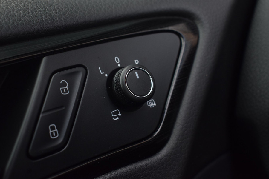 Volkswagen Golf 1.5 TSI 150pk R-line | Pano | Virtual | LED | Dynaudio