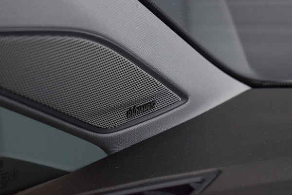 Volkswagen Golf 1.5 TSI 150pk R-line | Pano | Virtual | LED | Dynaudio