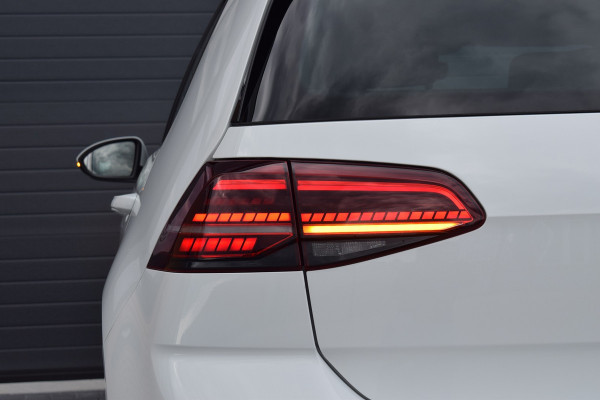 Volkswagen Golf 1.5 TSI 150pk R-line | Pano | Virtual | LED | Dynaudio
