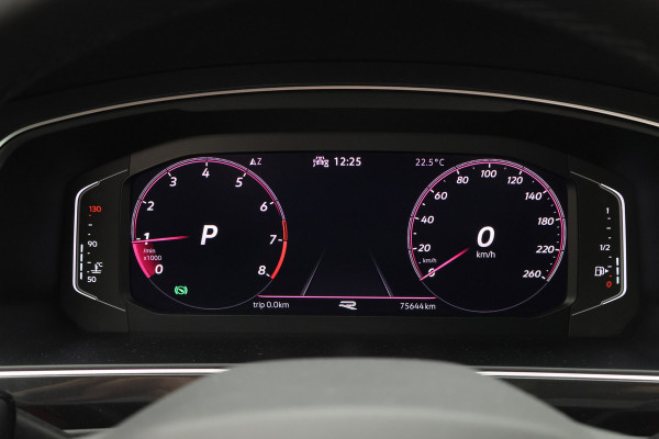 Volkswagen Tiguan 1.5 TSI R-Line Business+ Camera, Apple Carplay, Keyless, IQ Light, ACC, 19"