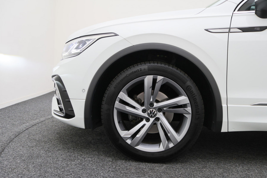 Volkswagen Tiguan 1.5 TSI R-Line Business+ Camera, Apple Carplay, Keyless, IQ Light, ACC, 19"