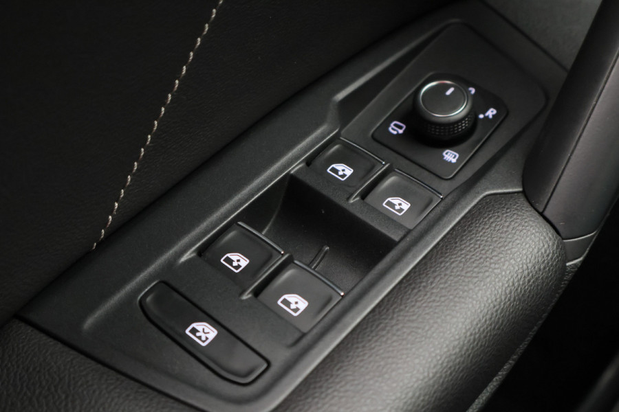 Volkswagen Tiguan 1.5 TSI R-Line Business+ Camera, Apple Carplay, Keyless, IQ Light, ACC, 19"