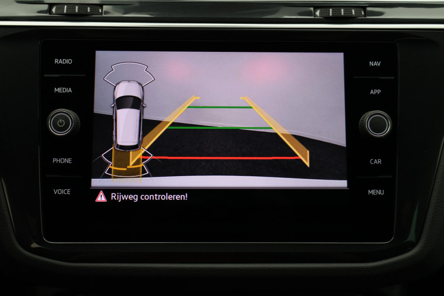 Volkswagen Tiguan 1.5 TSI R-Line Business+ Camera, Apple Carplay, Keyless, IQ Light, ACC, 19"