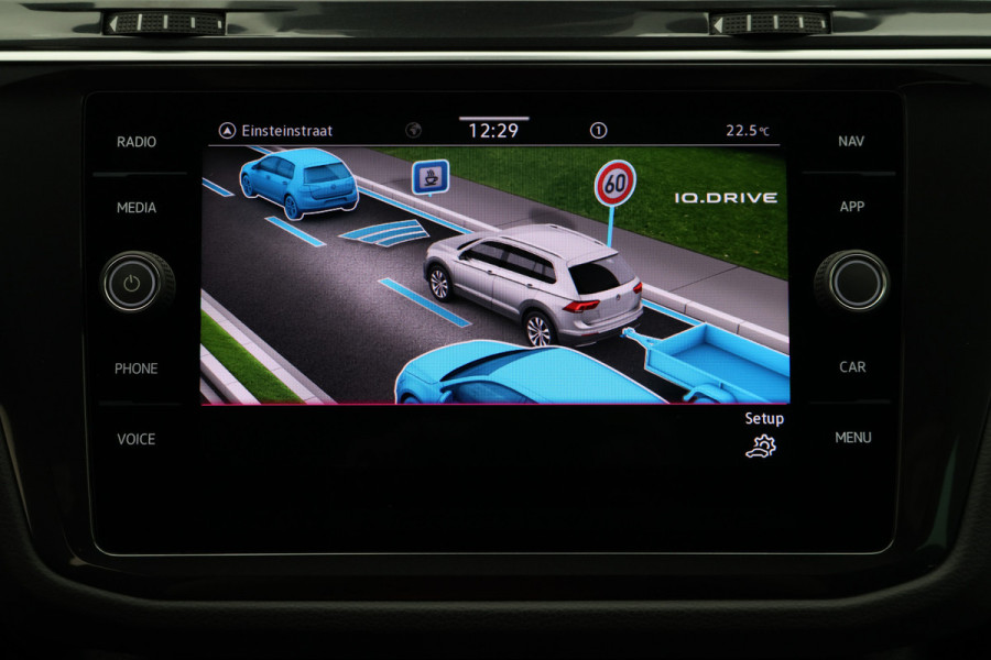Volkswagen Tiguan 1.5 TSI R-Line Business+ Camera, Apple Carplay, Keyless, IQ Light, ACC, 19"