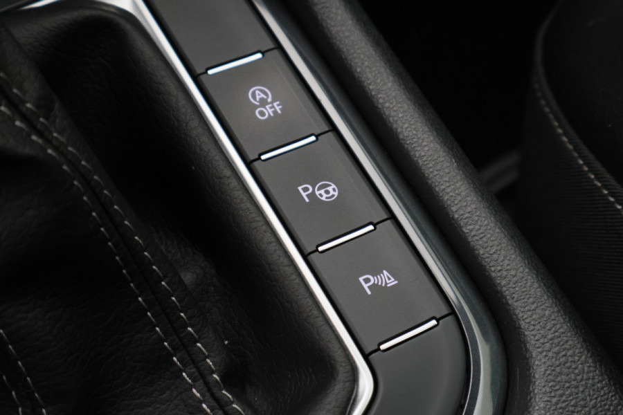 Volkswagen Tiguan 1.5 TSI R-Line Business+ Camera, Apple Carplay, Keyless, IQ Light, ACC, 19"