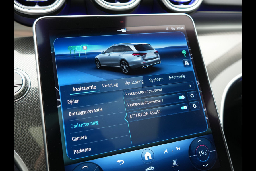 Mercedes-Benz C-Klasse Estate 300 e AMG Line PHEV 313pk Dealer O.H | Trekhaak Af Fabriek | Panodak | Alcatara Sportstoelen Memory & Verwarmd | 360 Camera | Adaptive Cruise | Digital LED | BLIS | Sfeerverlichting | Apple Carplay | Virtual | Navigatie | DAB | 18"L.M | Plug In Hybrid |