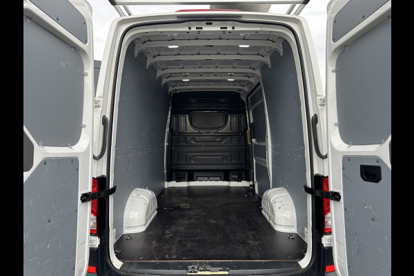 Volkswagen Crafter 2.0 TDI / L3H3 / 1e EIG. / IMPERIAAL + LADDER / TREKHAAK / AIRCO / CRUISE / BIJRIJDERSBANK