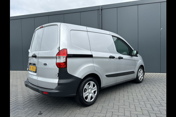 Ford Transit Courier 1.5 TDCI / 1e EIGENAAR / 21.248 KM ! / AIRCO / STOELVERWARMING / PDC / NAVIGATIE / CARPLAY