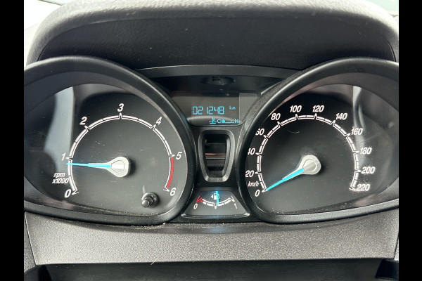 Ford Transit Courier 1.5 TDCI / 1e EIGENAAR / 21.248 KM ! / AIRCO / STOELVERWARMING / PDC / NAVIGATIE / CARPLAY