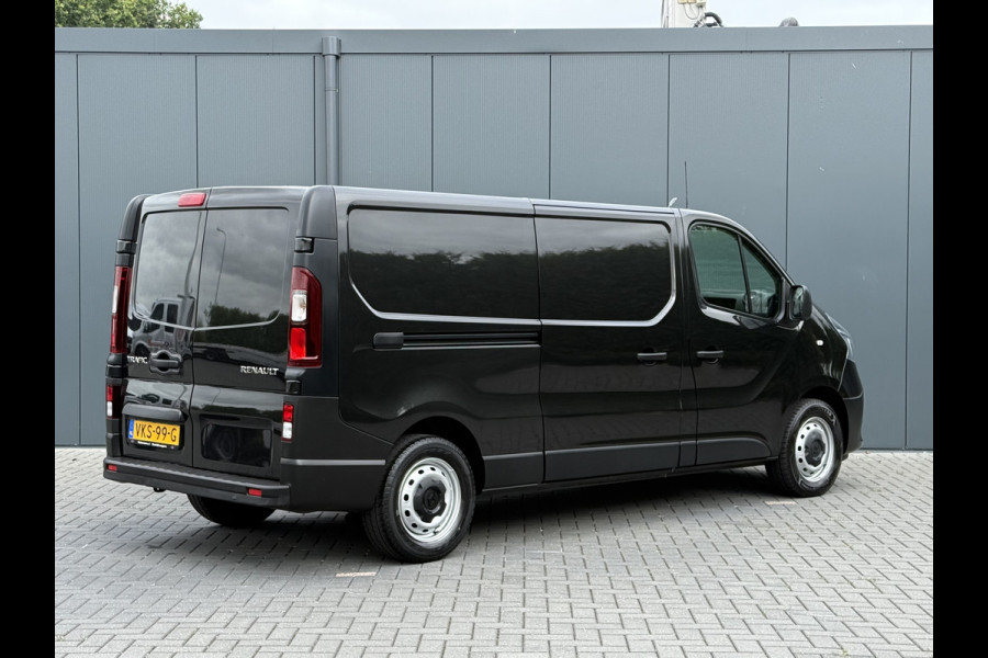 Renault Trafic 2.0 dCi 120 PK / L2H1 / 1e EIG. / AIRCO / CRUISE / PDC / 3-ZITS / LED