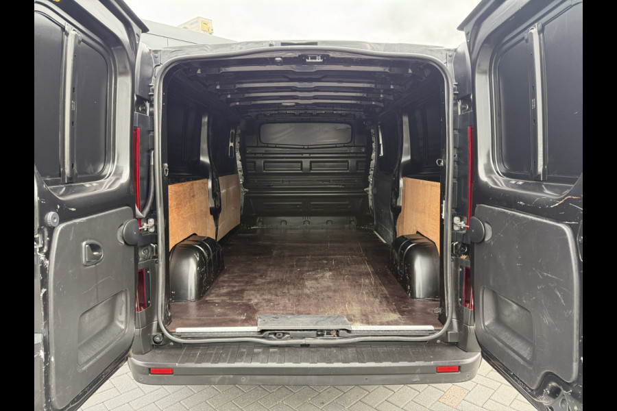 Renault Trafic 2.0 dCi 120 PK / L2H1 / 1e EIG. / AIRCO / CRUISE / PDC / 3-ZITS / LED