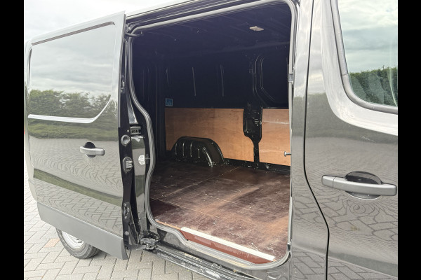 Renault Trafic 2.0 dCi 120 PK / L2H1 / 1e EIG. / AIRCO / CRUISE / PDC / 3-ZITS / LED